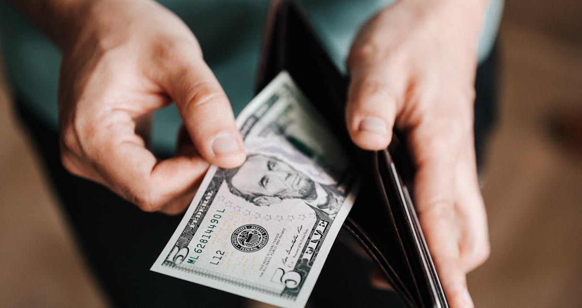 3. Opting for No-Fee Banking Options